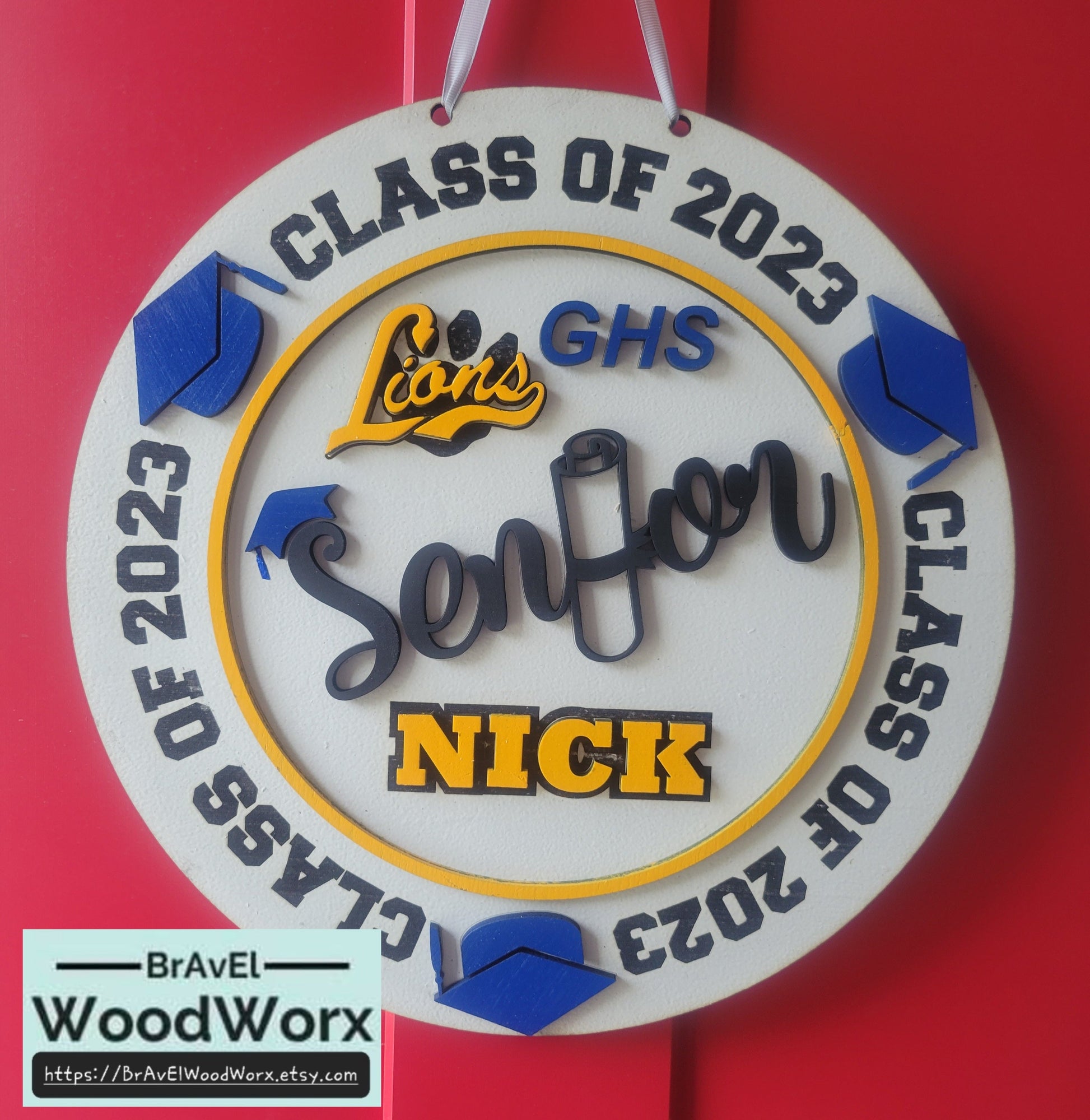 2025 Graduation Party Door Hanger – Customizable Wood Sign Featuring School Colors, Logo, and Graduate Name, Perfect Keepsake Gift