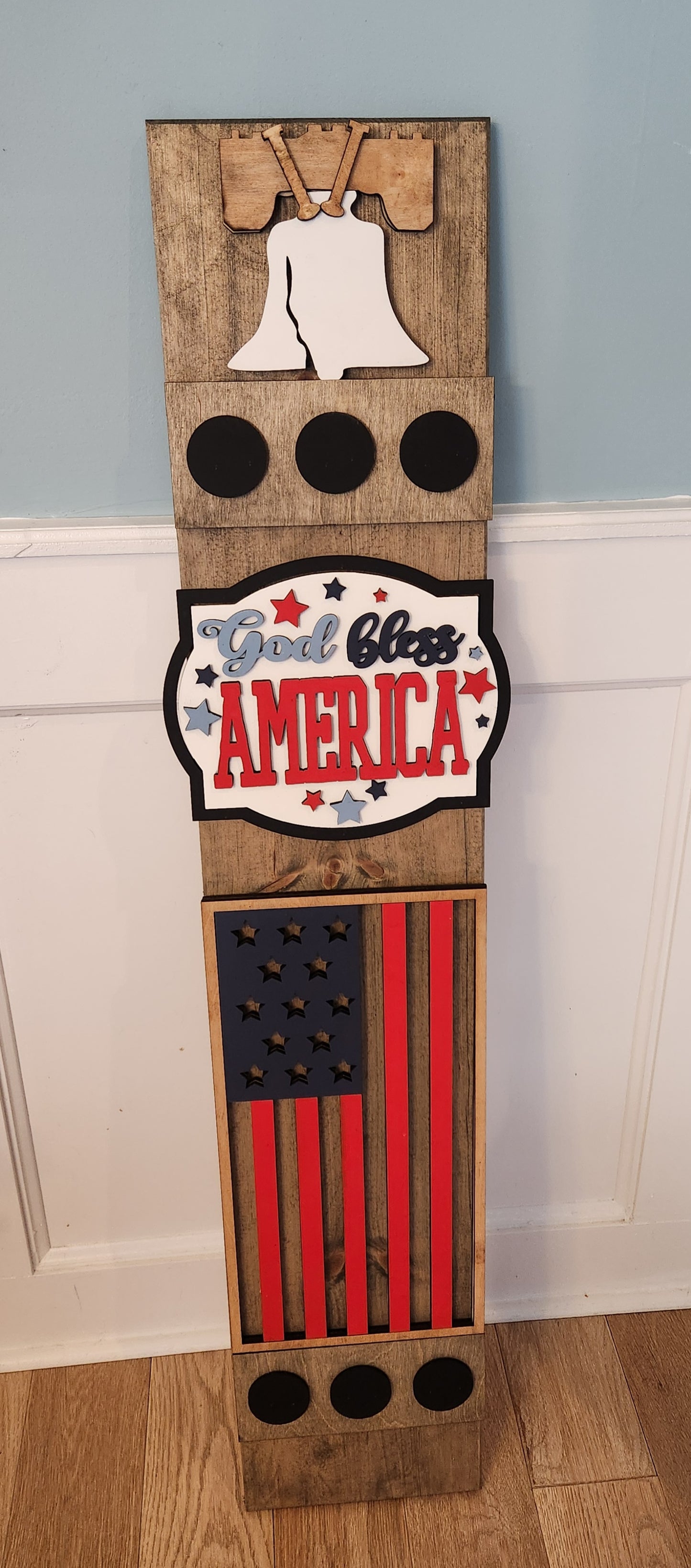 Patriotic Interchangeable Porch Leaner – Custom Wooden Front Porch Sign with Swappable Holiday & Everyday Designs