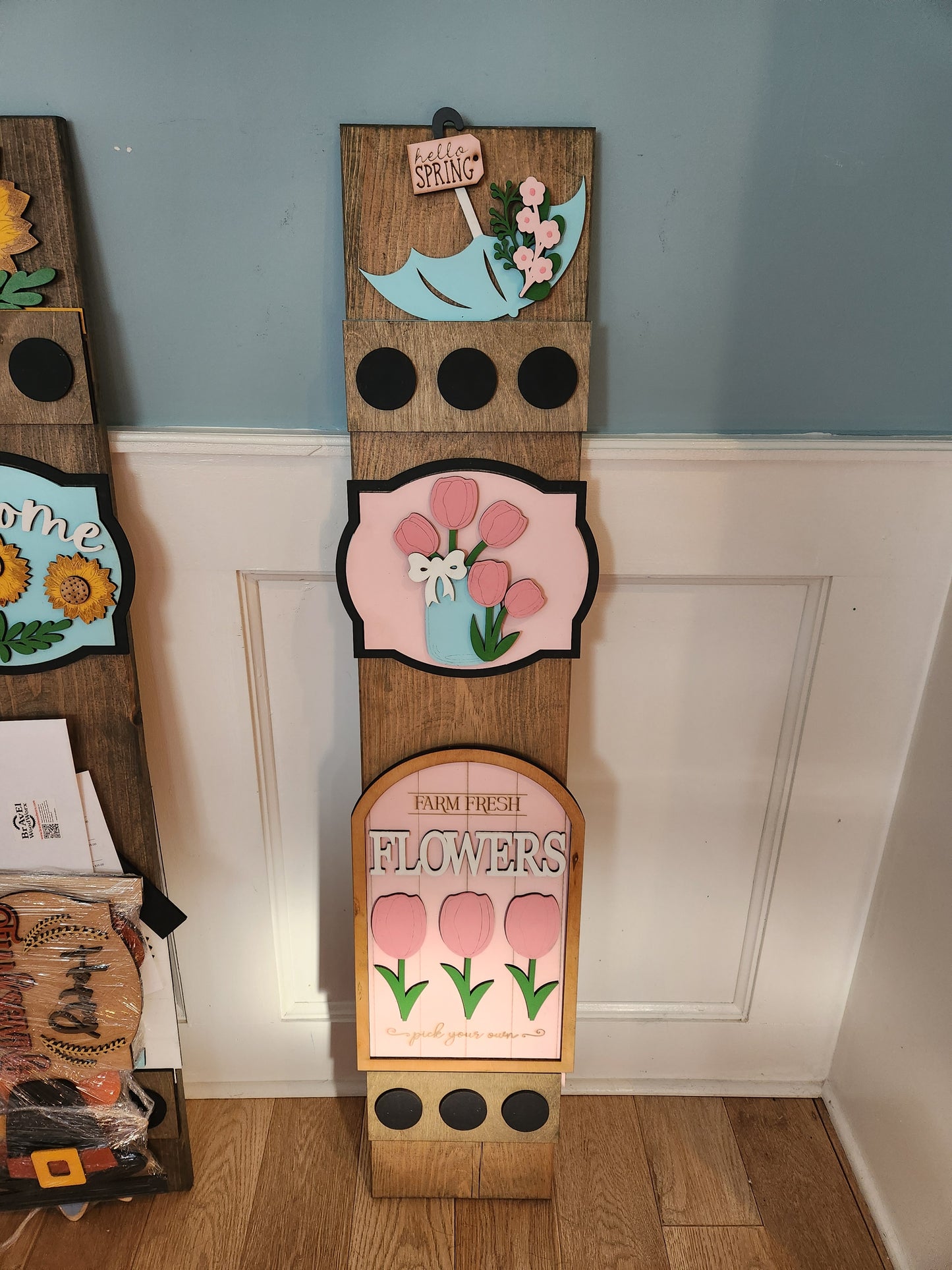 Spring Interchangeable Porch Leaner – Custom Wooden Front Porch Sign with Swappable Holiday & Everyday Designs