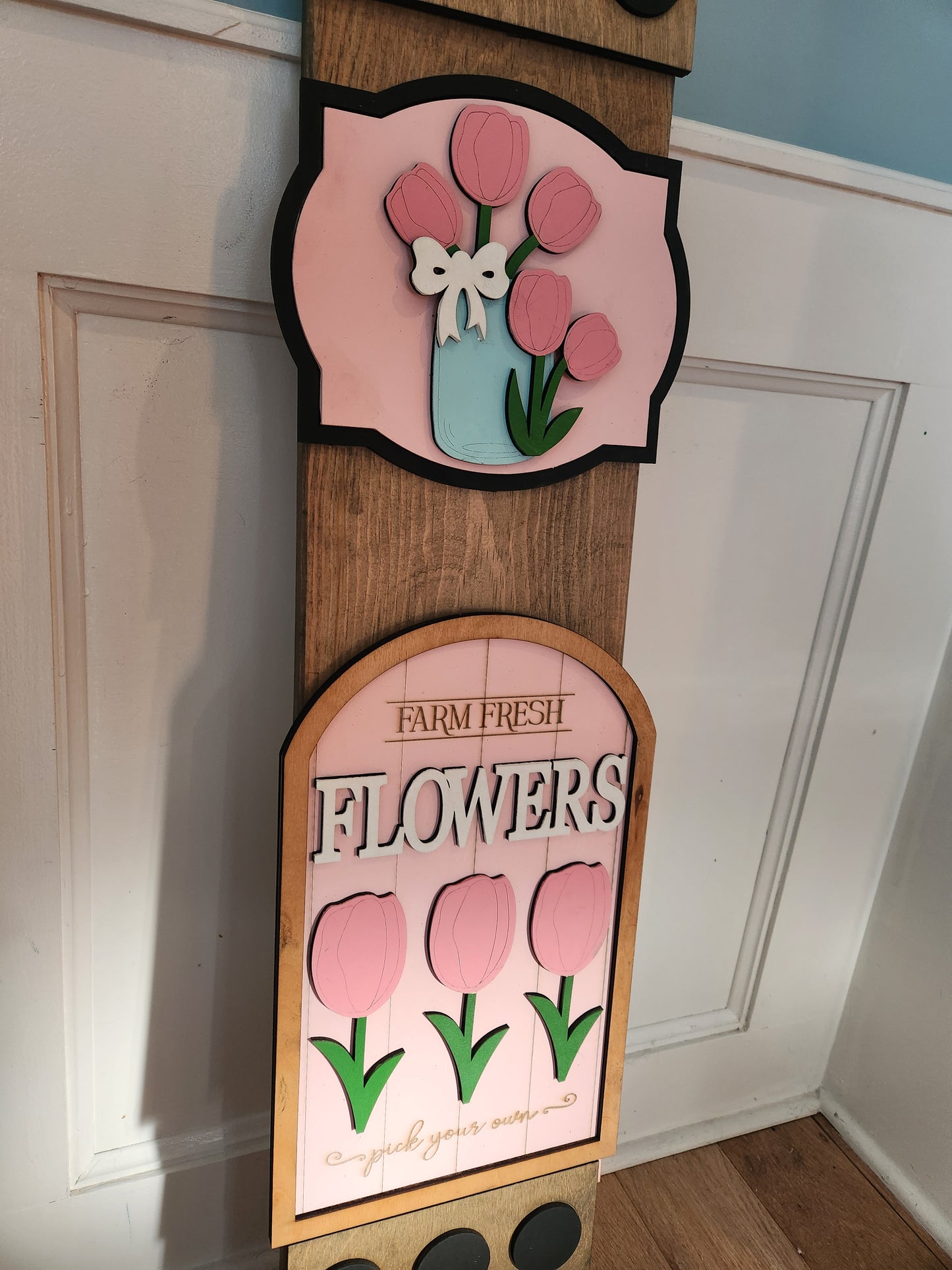 Spring Interchangeable Porch Leaner – Custom Wooden Front Porch Sign with Swappable Holiday & Everyday Designs