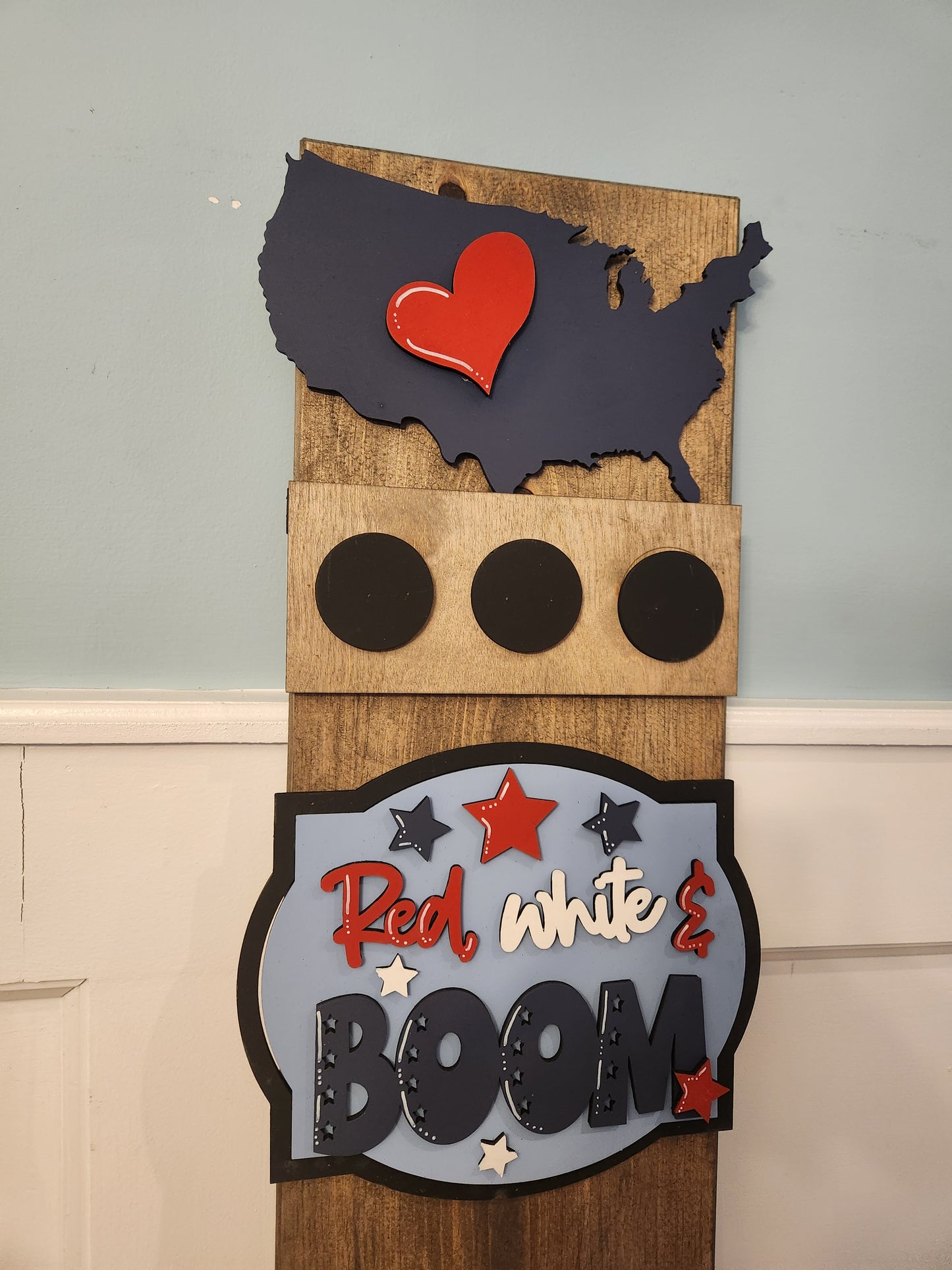Patriotic Interchangeable Porch Leaner – Custom Wooden Front Porch Sign with Swappable Holiday & Everyday Designs