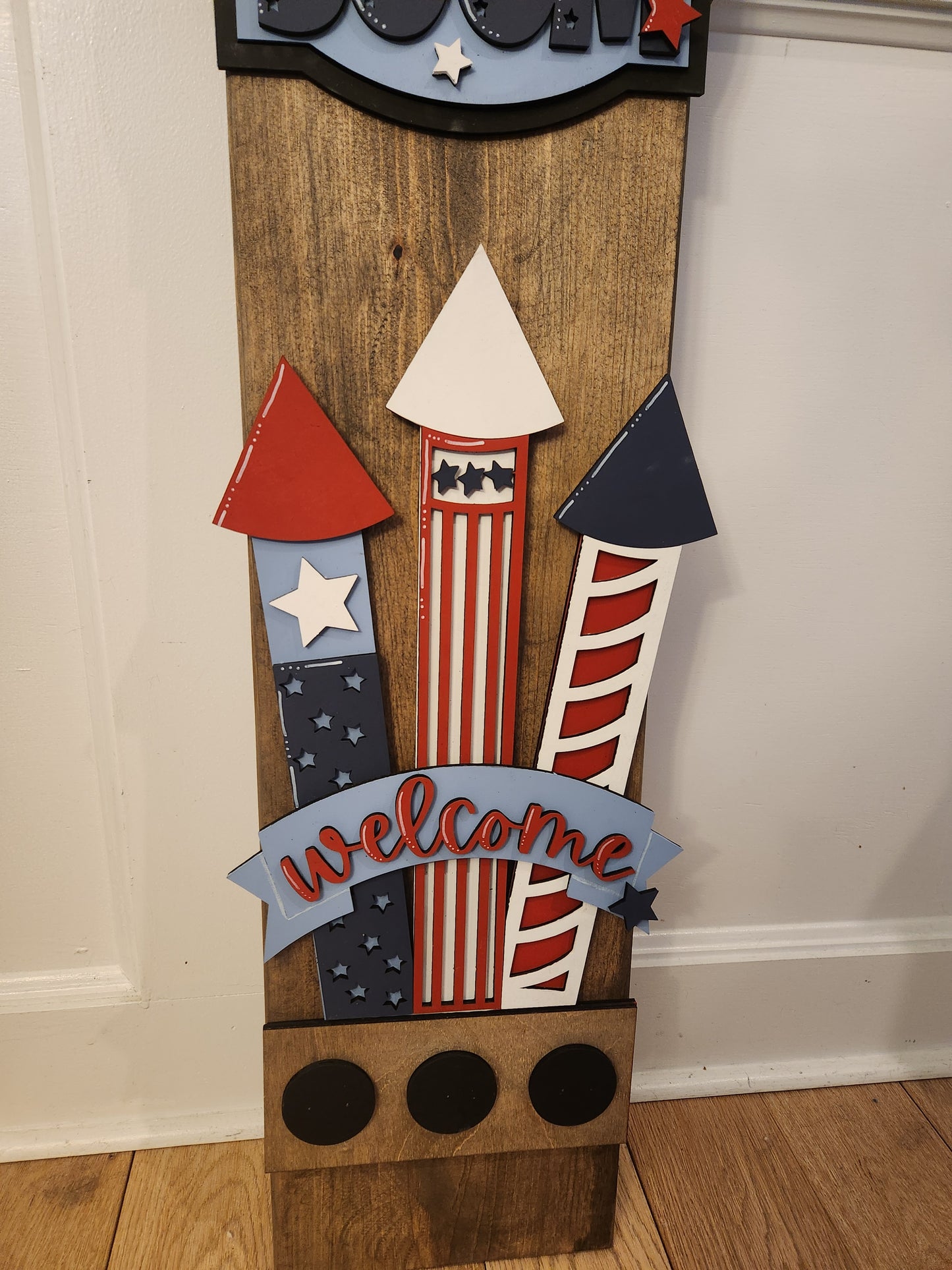 Patriotic Interchangeable Porch Leaner – Custom Wooden Front Porch Sign with Swappable Holiday & Everyday Designs