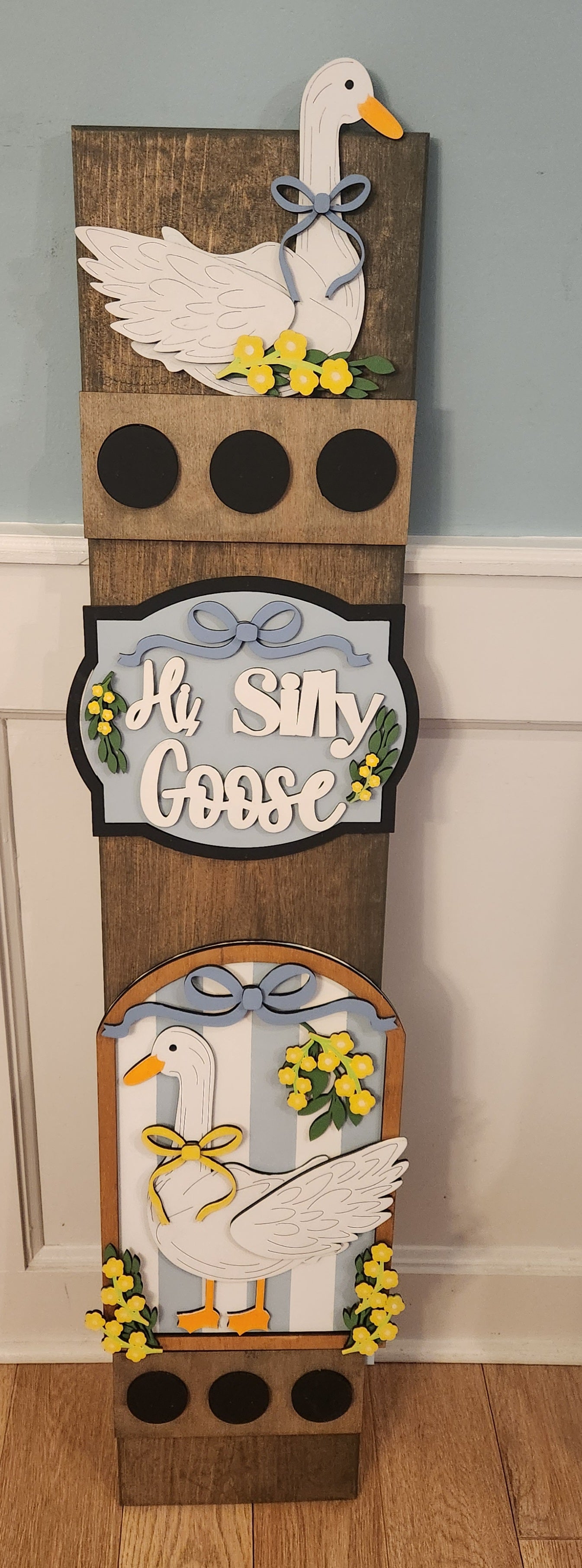 Goose Interchangeable Porch Leaner – Custom Wooden Front Porch Sign with Swappable Holiday & Everyday Designs