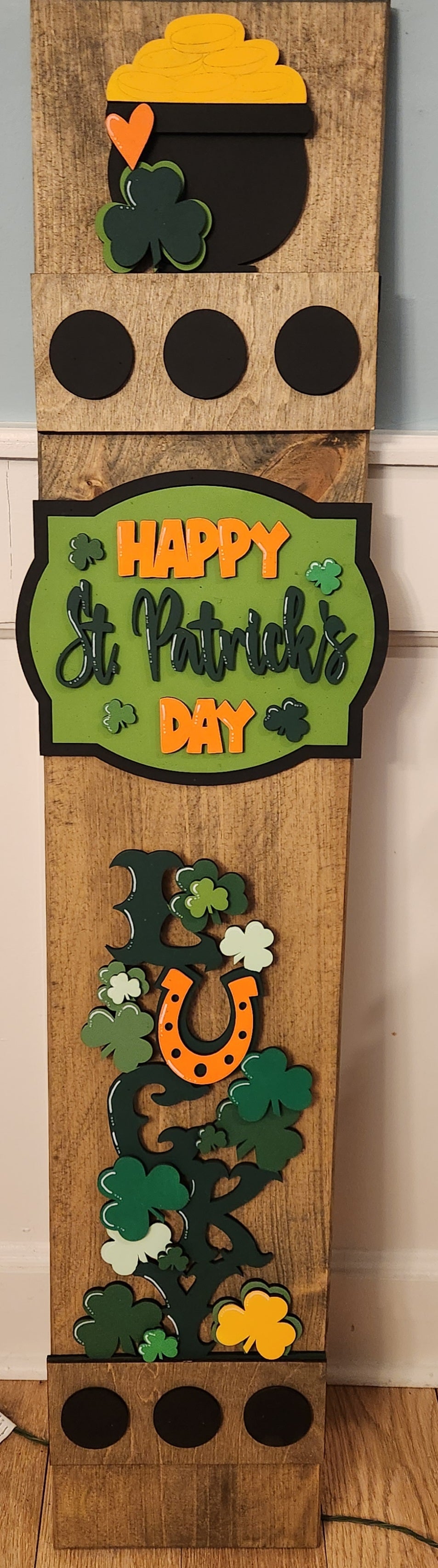St Patrick's Day Interchangeable Porch Leaner – Custom Wooden Front Porch Sign with Swappable Holiday & Everyday Designs