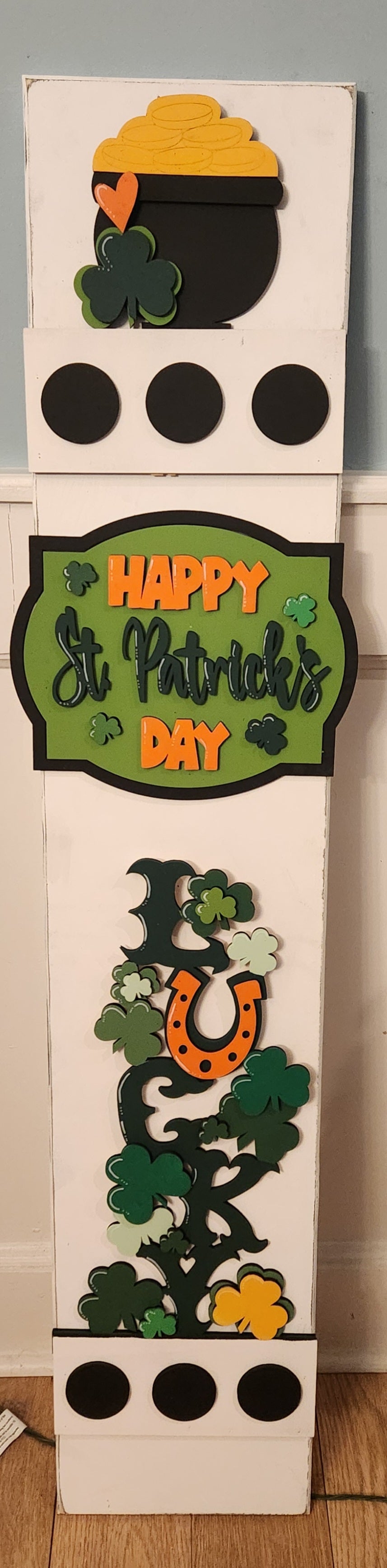 St Patrick's Day Interchangeable Porch Leaner – Custom Wooden Front Porch Sign with Swappable Holiday & Everyday Designs