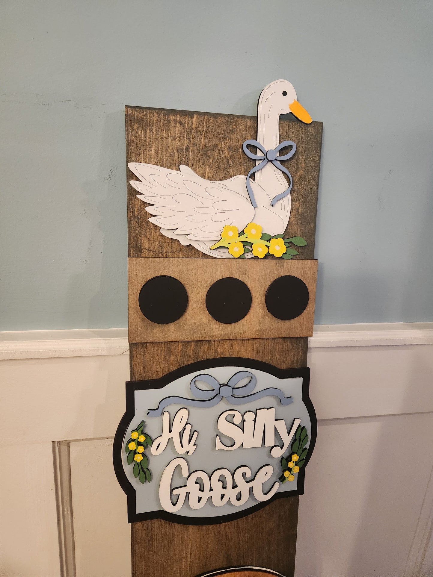 Goose Interchangeable Porch Leaner – Custom Wooden Front Porch Sign with Swappable Holiday & Everyday Designs