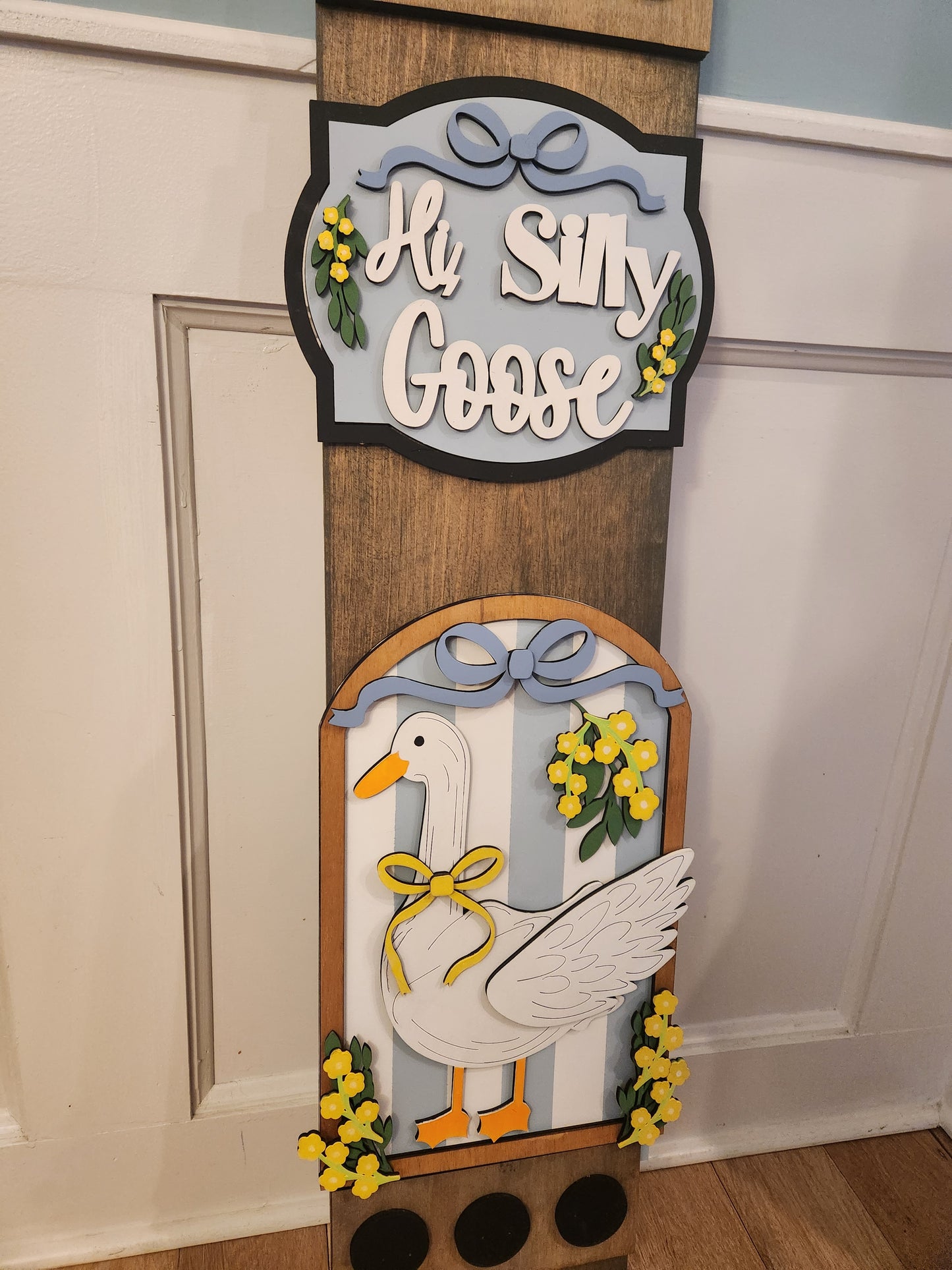 Goose Interchangeable Porch Leaner – Custom Wooden Front Porch Sign with Swappable Holiday & Everyday Designs